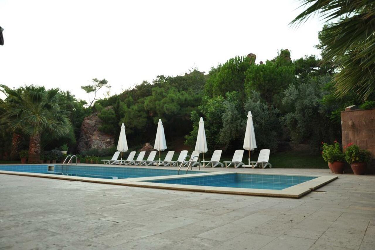 ปาล์ม คอร์ต สวีท ไอย์วาลิก Bed & Breakfast ไอวาลิค ภายนอก รูปภาพ