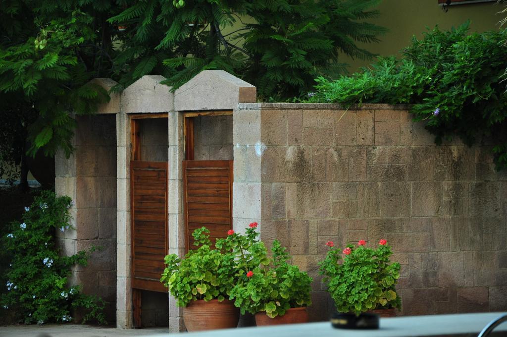 ปาล์ม คอร์ต สวีท ไอย์วาลิก Bed & Breakfast ไอวาลิค ภายนอก รูปภาพ