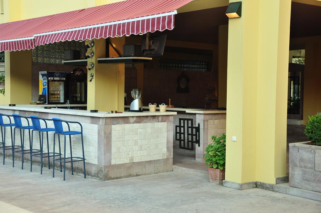 ปาล์ม คอร์ต สวีท ไอย์วาลิก Bed & Breakfast ไอวาลิค ภายนอก รูปภาพ