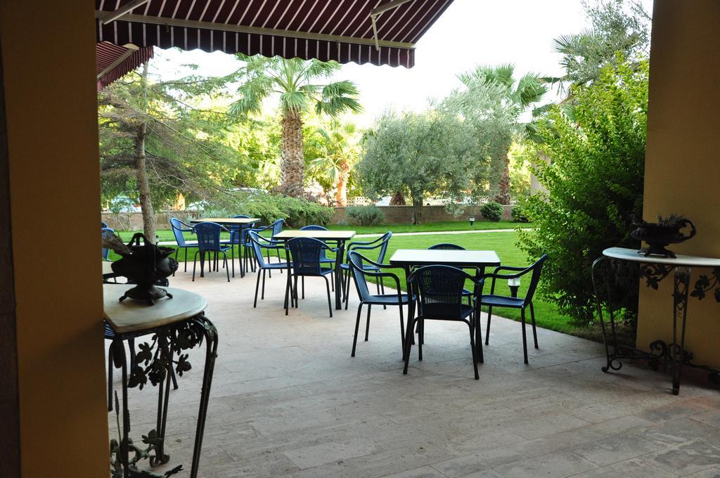 ปาล์ม คอร์ต สวีท ไอย์วาลิก Bed & Breakfast ไอวาลิค ภายนอก รูปภาพ
