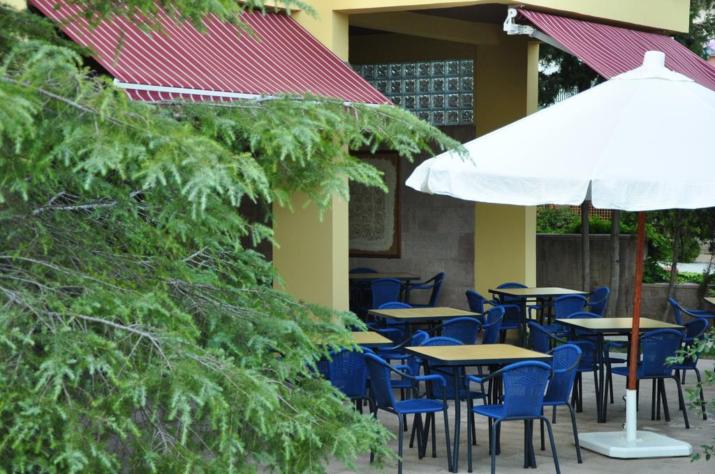 ปาล์ม คอร์ต สวีท ไอย์วาลิก Bed & Breakfast ไอวาลิค ภายนอก รูปภาพ