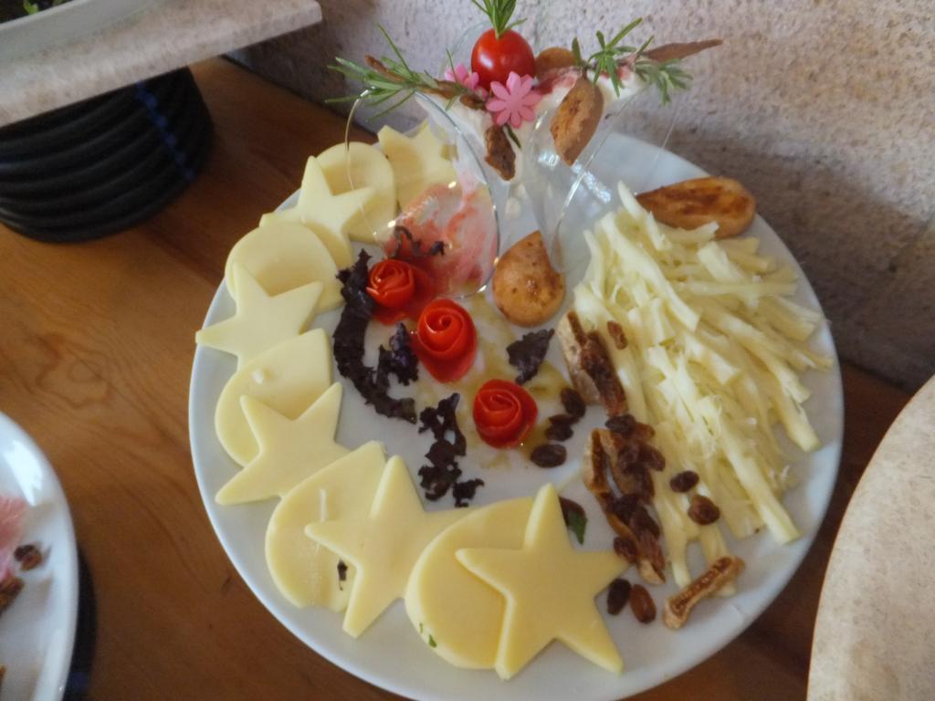 ปาล์ม คอร์ต สวีท ไอย์วาลิก Bed & Breakfast ไอวาลิค ภายนอก รูปภาพ