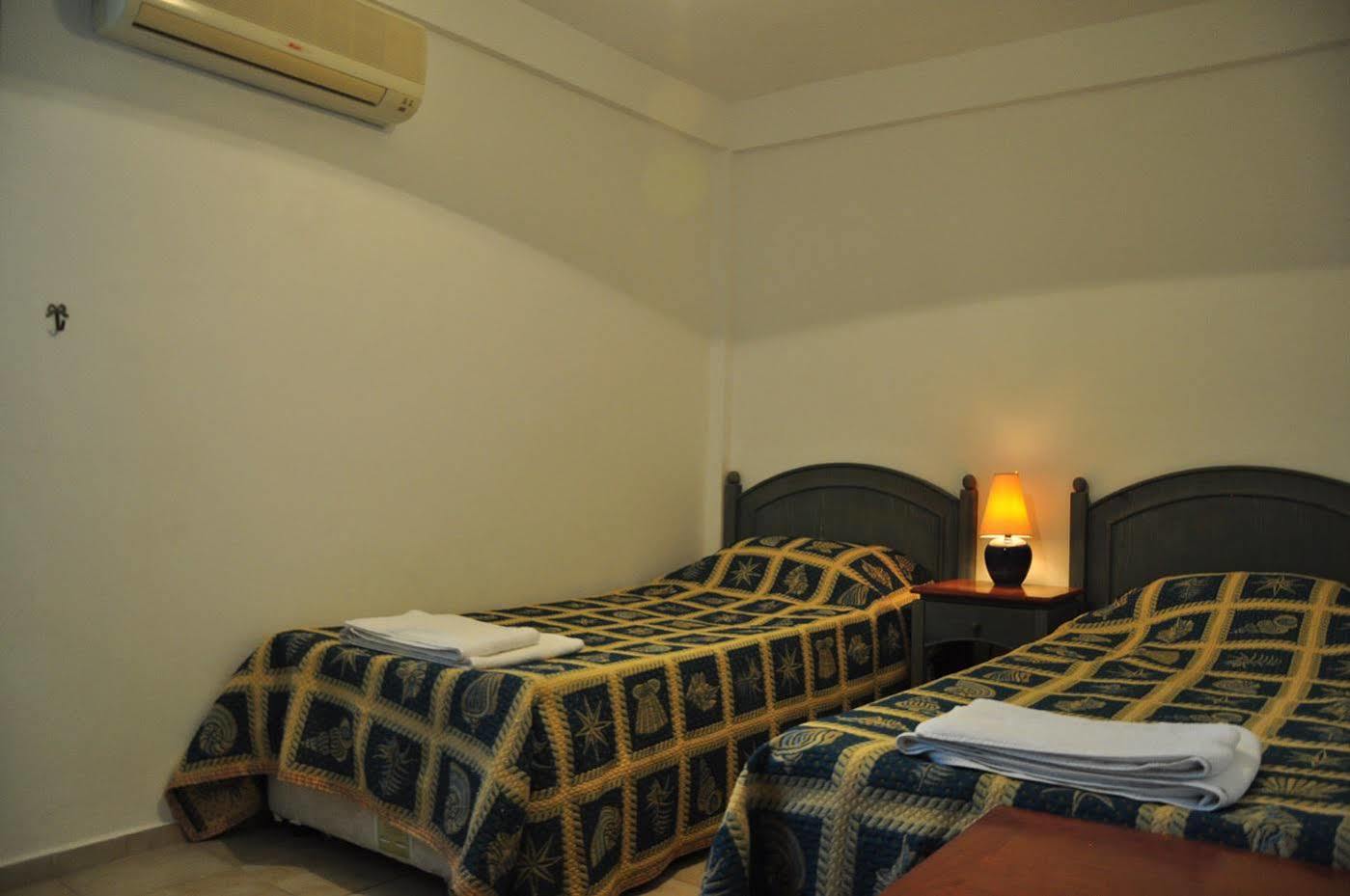 ปาล์ม คอร์ต สวีท ไอย์วาลิก Bed & Breakfast ไอวาลิค ภายนอก รูปภาพ