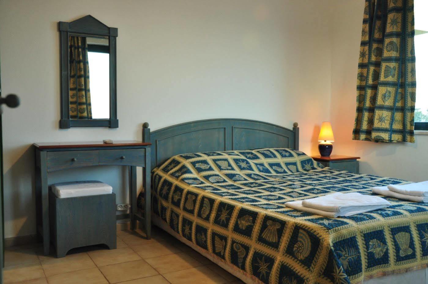 ปาล์ม คอร์ต สวีท ไอย์วาลิก Bed & Breakfast ไอวาลิค ภายนอก รูปภาพ